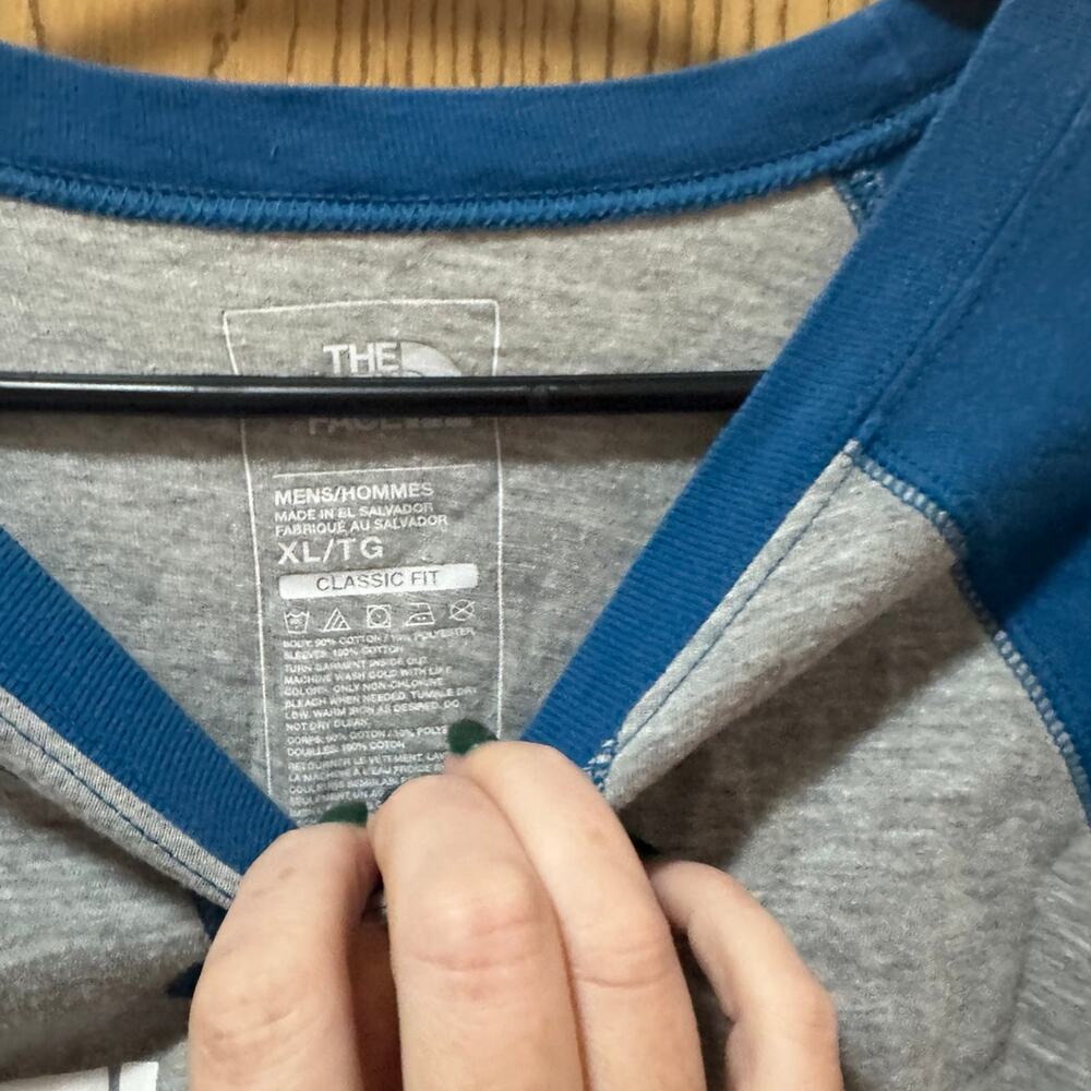 North Face T-shirt size XL - Picture 7 of 7